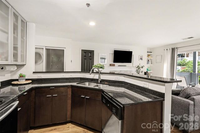 525 N Graham Street 2F, Charlotte, NC 28202