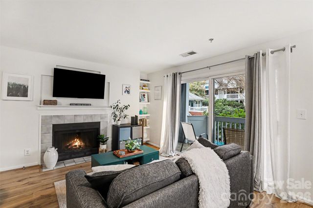 525 N Graham Street 2F, Charlotte, NC 28202