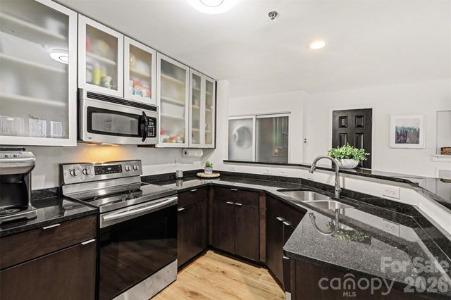 525 N Graham Street 2F, Charlotte, NC 28202