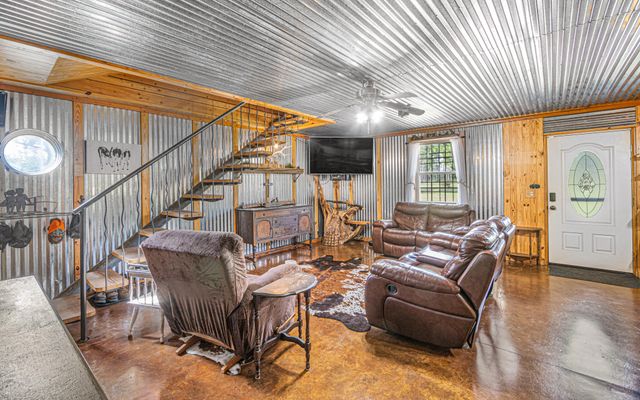 5263 Coy Burgess Loop Loop, Defuniak Springs, FL 32435