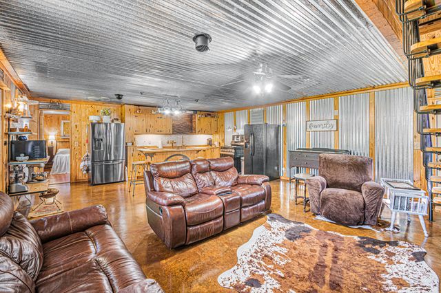 5263 Coy Burgess Loop Loop, Defuniak Springs, FL 32435