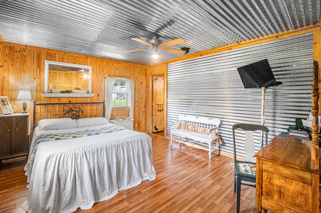 5263 Coy Burgess Loop Loop, Defuniak Springs, FL 32435