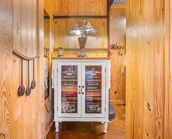 5263 Coy Burgess Loop Loop, Defuniak Springs, FL 32435