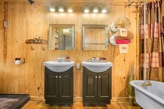 5263 Coy Burgess Loop Loop, Defuniak Springs, FL 32435