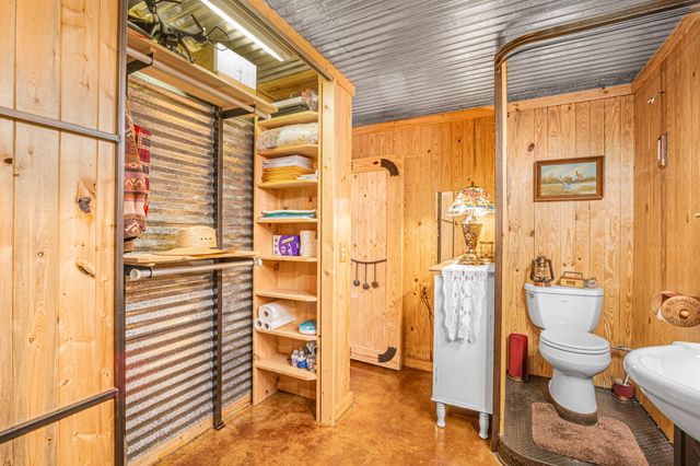 5263 Coy Burgess Loop Loop, Defuniak Springs, FL 32435