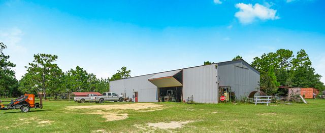 5263 Coy Burgess Loop Loop, Defuniak Springs, FL 32435