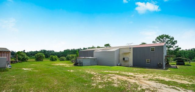 5263 Coy Burgess Loop Loop, Defuniak Springs, FL 32435