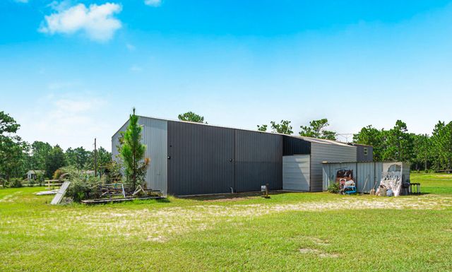 5263 Coy Burgess Loop Loop, Defuniak Springs, FL 32435