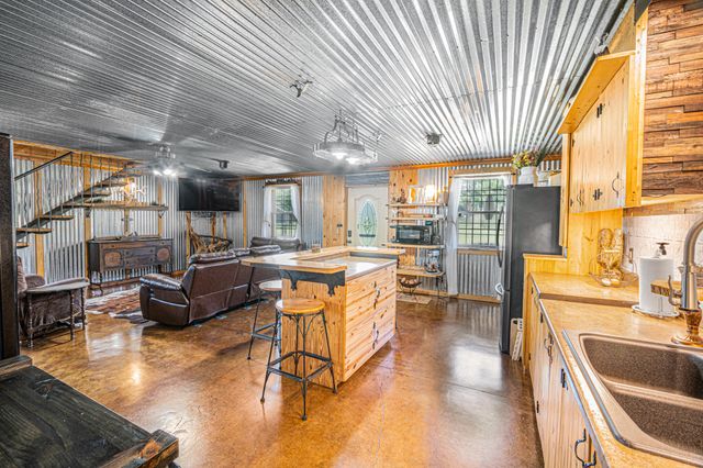 5263 Coy Burgess Loop Loop, Defuniak Springs, FL 32435