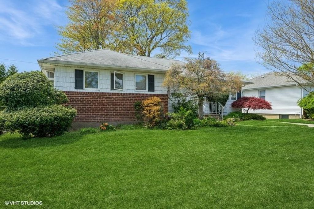 1024 Johnston Avenue, Wantagh, NY 11793