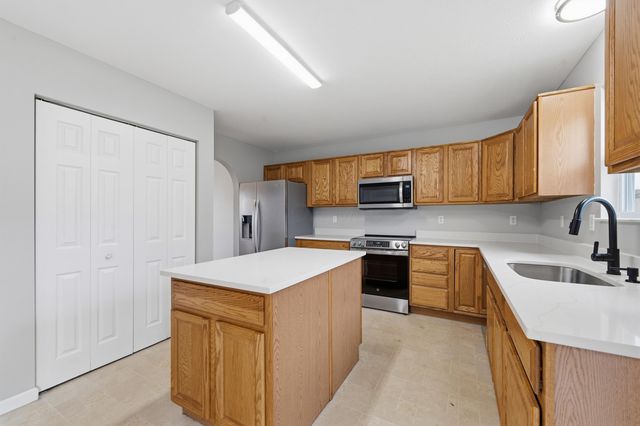 6320 Greenhaven Avenue, Galloway, OH 43119