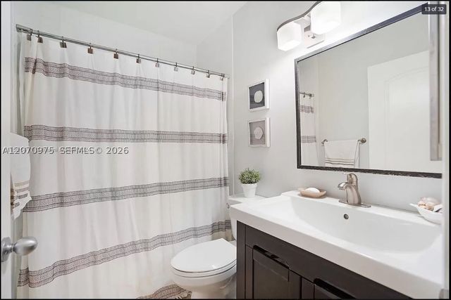 10521 Mahogany Key Cir 207, Miami, FL 33196