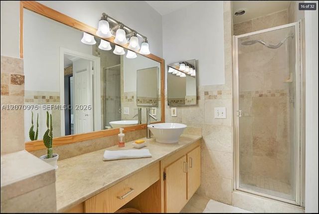 10521 Mahogany Key Cir 207, Miami, FL 33196