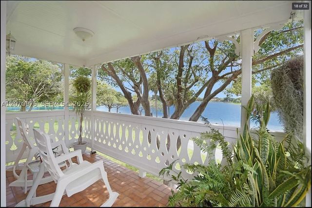 10521 Mahogany Key Cir 207, Miami, FL 33196
