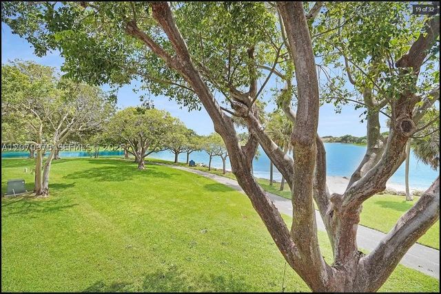 10521 Mahogany Key Cir 207, Miami, FL 33196
