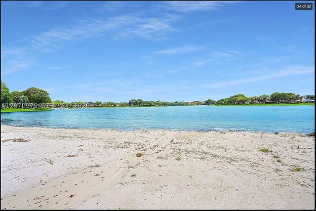 10521 Mahogany Key Cir 207, Miami, FL 33196