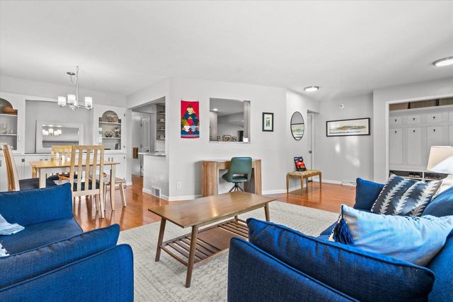 15450 W Elmont LANE, New Berlin, WI 53151