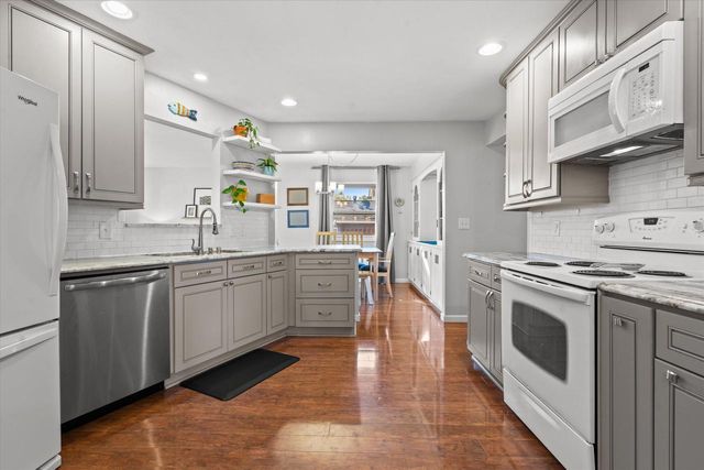 15450 W Elmont LANE, New Berlin, WI 53151