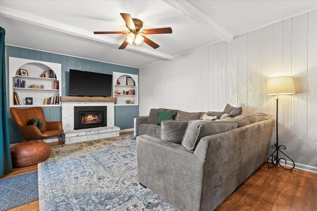 15450 W Elmont LANE, New Berlin, WI 53151