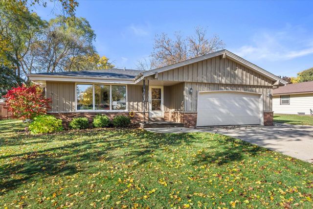 15450 W Elmont LANE, New Berlin, WI 53151