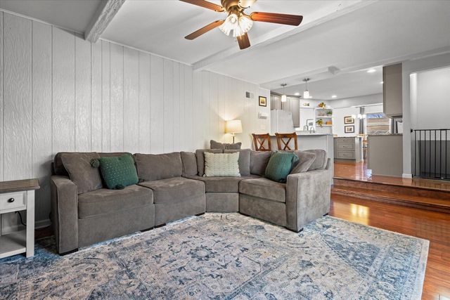 15450 W Elmont LANE, New Berlin, WI 53151