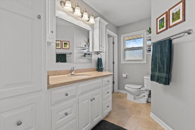 15450 W Elmont LANE, New Berlin, WI 53151