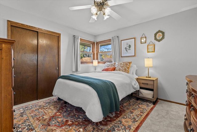 15450 W Elmont LANE, New Berlin, WI 53151