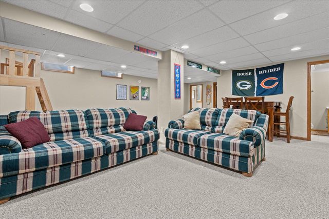 15450 W Elmont LANE, New Berlin, WI 53151