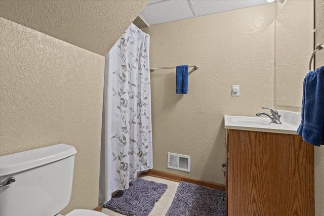 15450 W Elmont LANE, New Berlin, WI 53151