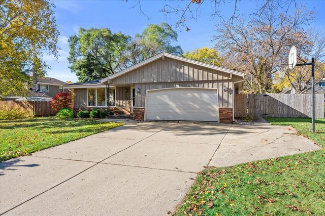15450 W Elmont LANE, New Berlin, WI 53151