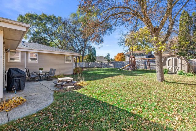 15450 W Elmont LANE, New Berlin, WI 53151