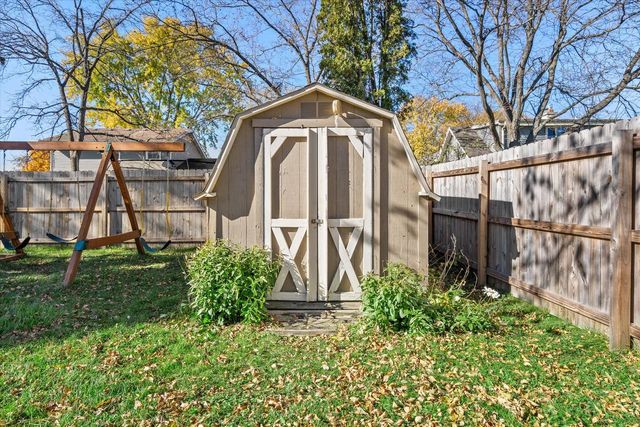 15450 W Elmont LANE, New Berlin, WI 53151