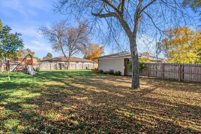 15450 W Elmont LANE, New Berlin, WI 53151