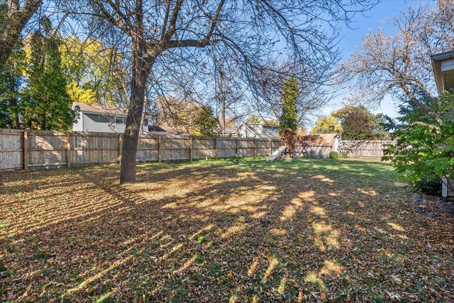 15450 W Elmont LANE, New Berlin, WI 53151