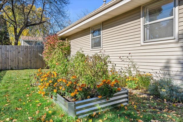 15450 W Elmont LANE, New Berlin, WI 53151