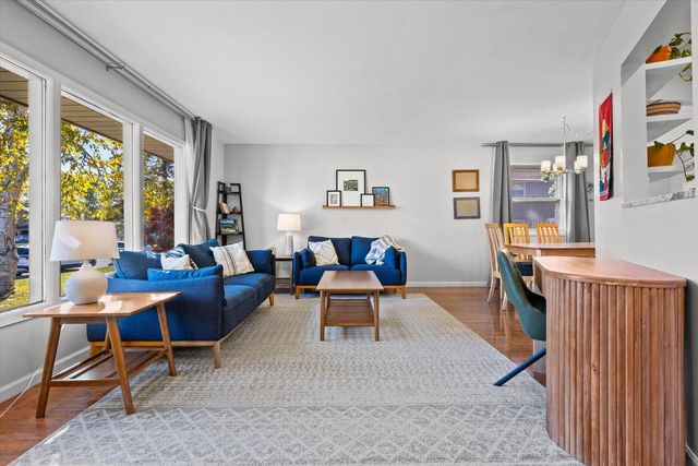 15450 W Elmont LANE, New Berlin, WI 53151