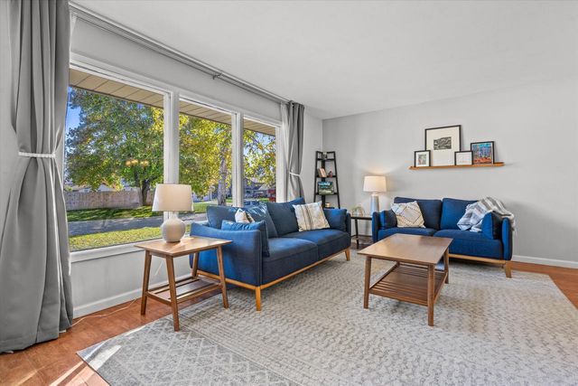 15450 W Elmont LANE, New Berlin, WI 53151