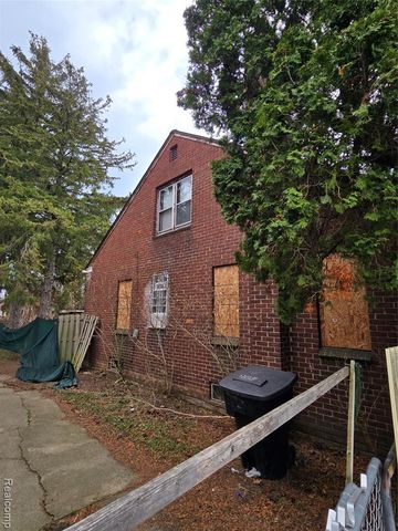 19182 Hickory Street, Detroit, MI 48205