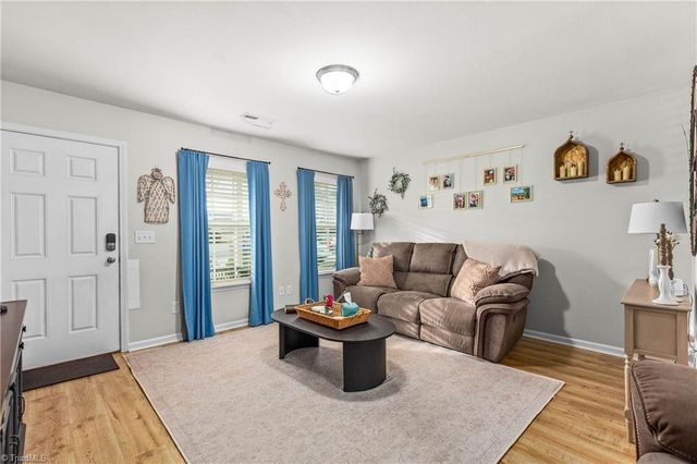 3985 Village Park Court, Winston-salem, NC 27127