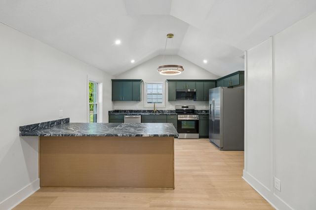 1010 43rd Ave, N, Nashville, TN 37209