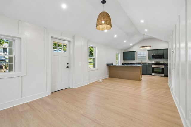1010 43rd Ave, N, Nashville, TN 37209