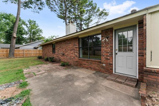 1103 N Dove Drive, Rogers, AR 72756