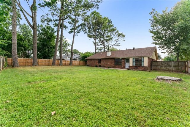 1103 N Dove Drive, Rogers, AR 72756