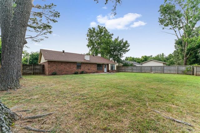1103 N Dove Drive, Rogers, AR 72756