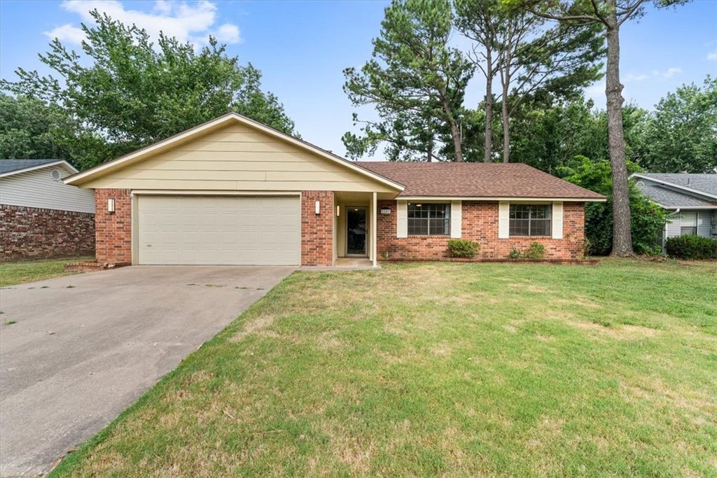 1103 N Dove Drive, Rogers, AR 72756