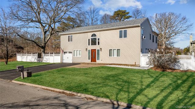 11 Locust Avenue, Coram, NY 11727