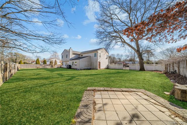 11 Locust Avenue, Coram, NY 11727