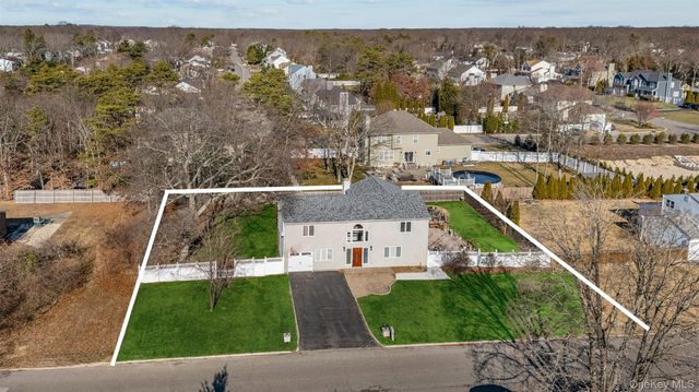 11 Locust Avenue, Coram, NY 11727