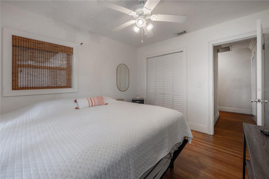 Image 17 of property listing at 3138 W EUCLID AVENUE, Tampa, FL 33629