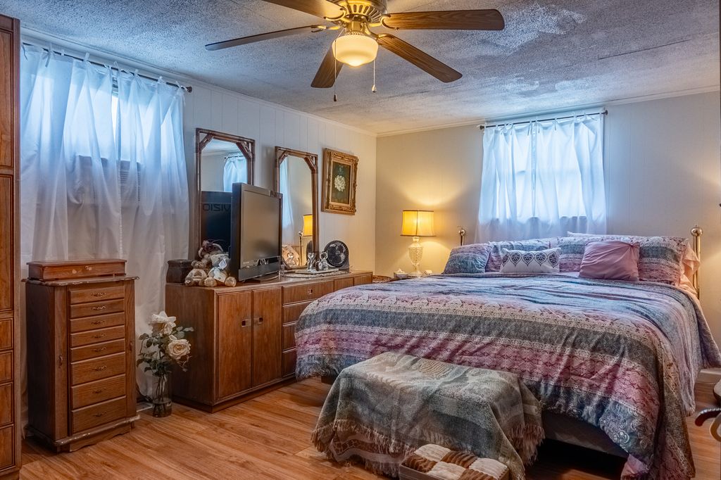 Image 17 of property listing at 1412 Holly Street, Centralia, IL 62801